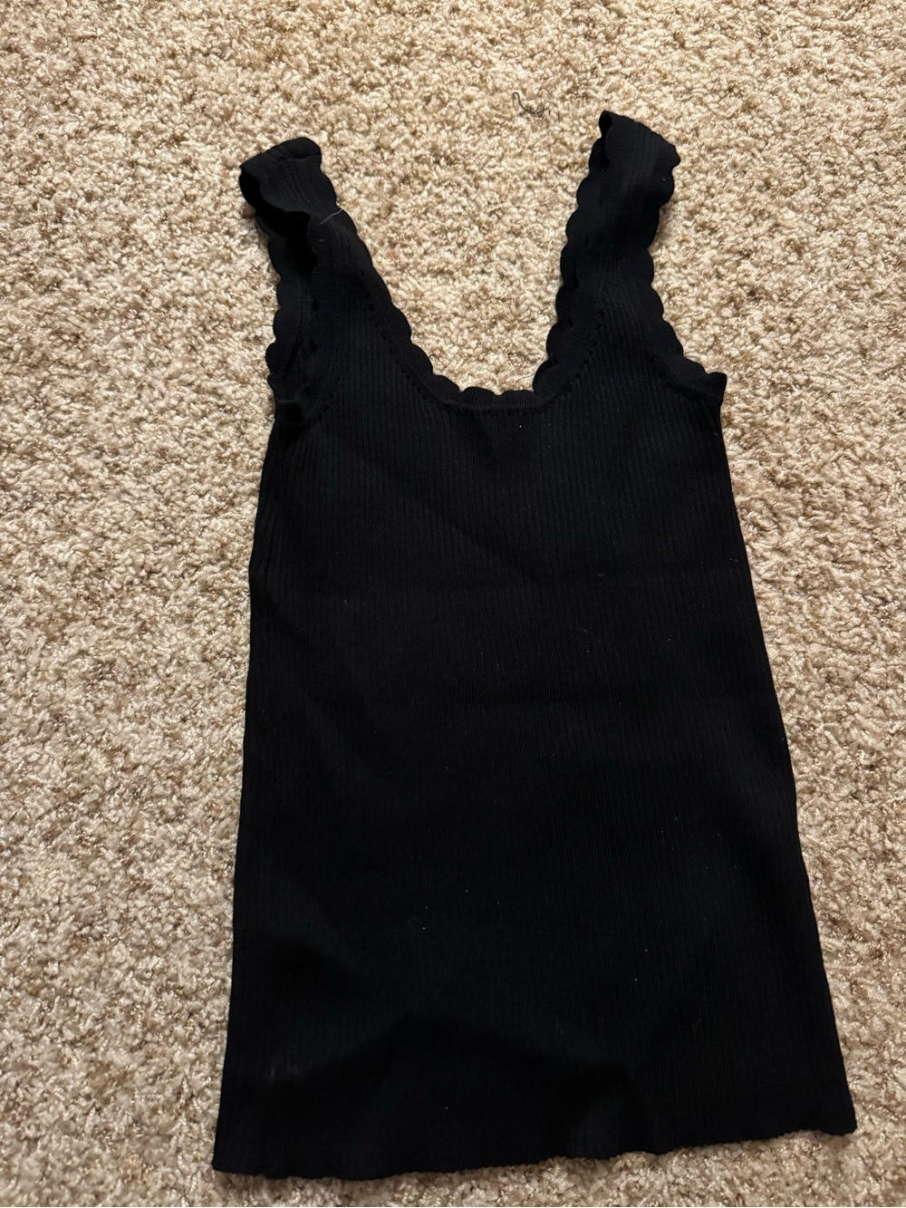 Women's Black Ribbed Scallop Tank Top
